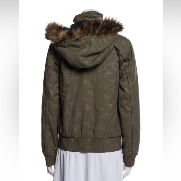 Helly Hansen snowboard ski jacket - Picture 3 of 5